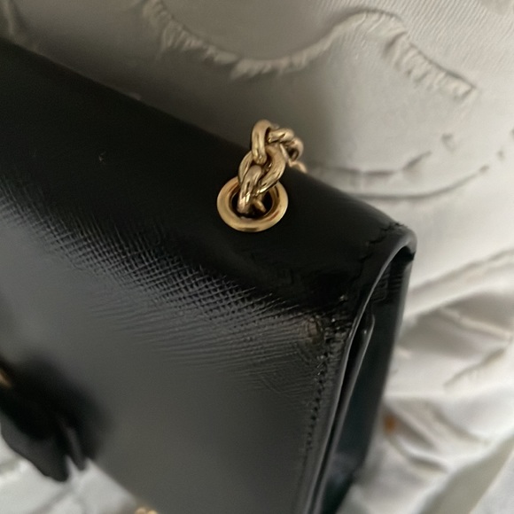 Salvatore Ferragamo Vara Mini bag lightly worn , new chain  black pebble leather - Picture 7 of 16